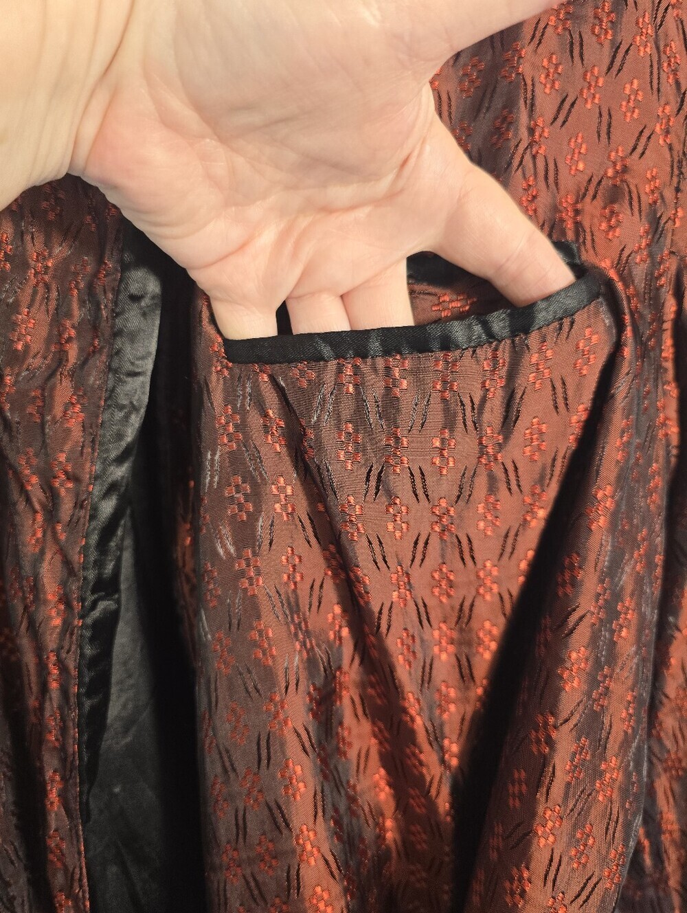 McM Maroon Black Satiny Jacquard Victorian Gothic Smoking Robe. Mens L-xL - Picture 7 of 16